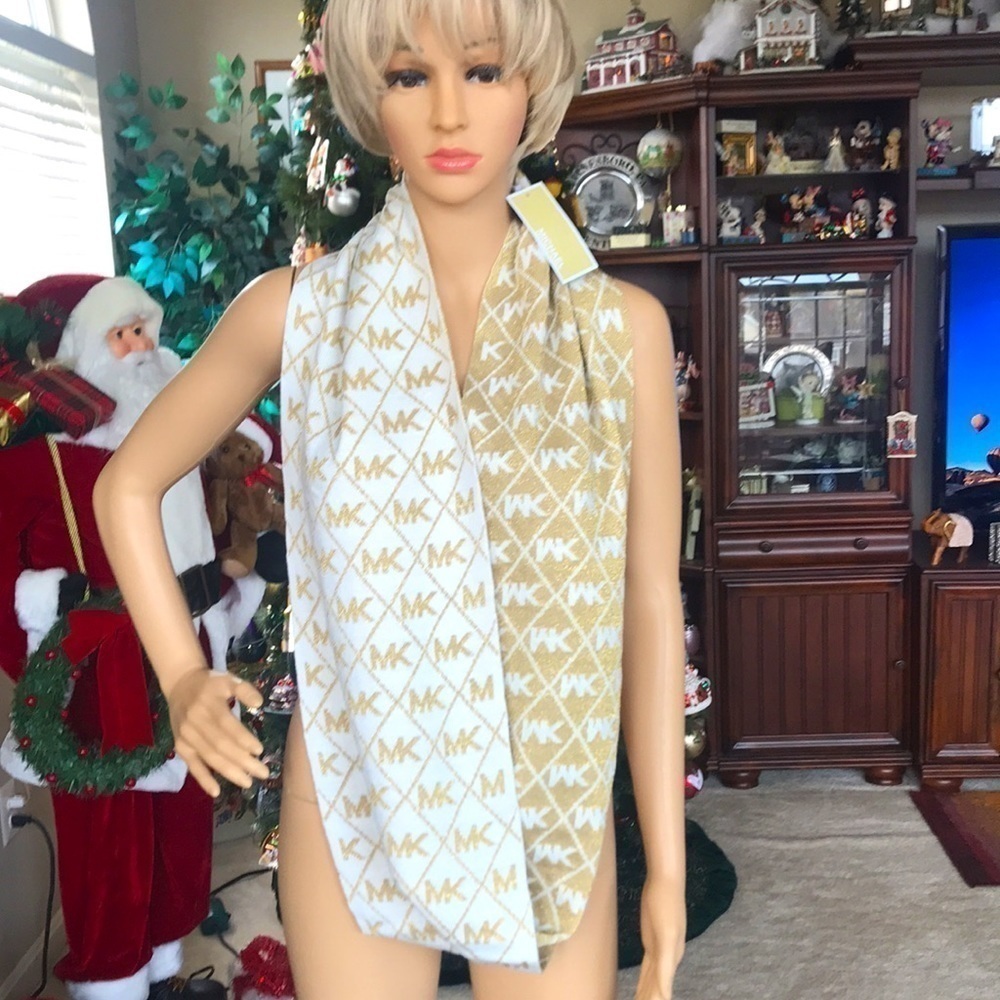 Brand New Michael Kors Cream & Gold Sparkle Loop Scarf